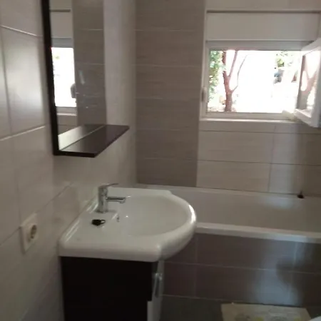 Anka Pag Apartmán *