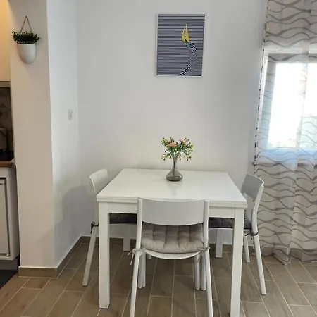 Anka Pag Apartmán *