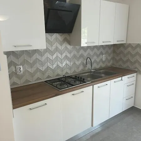 Anka Pag Apartmán *