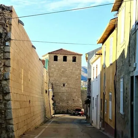 Anka Pag Apartment