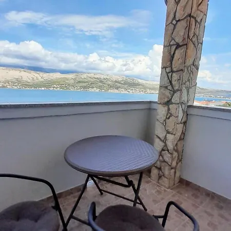 Anka Pag Appartement