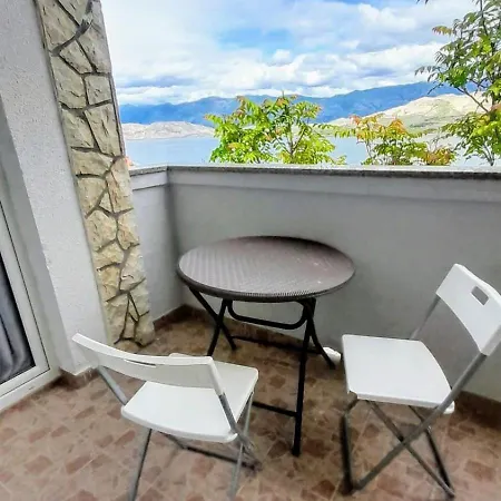 Anka Pag Appartement